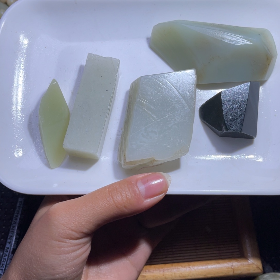 未镶嵌和田玉车挂