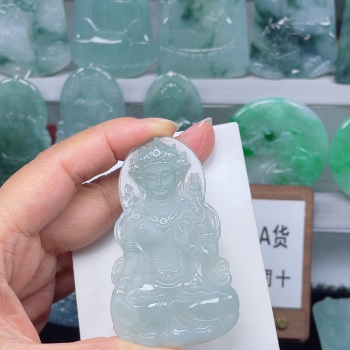 颈饰未镶嵌翡翠度母观音