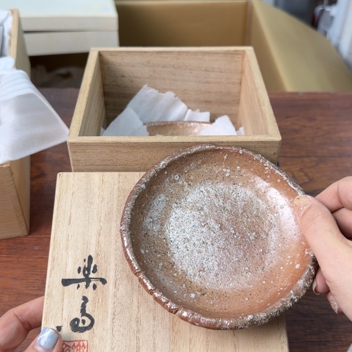 一个陶瓷物件哈哈哈家