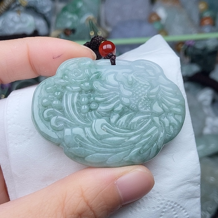 翡翠未镶嵌颈饰翡翠