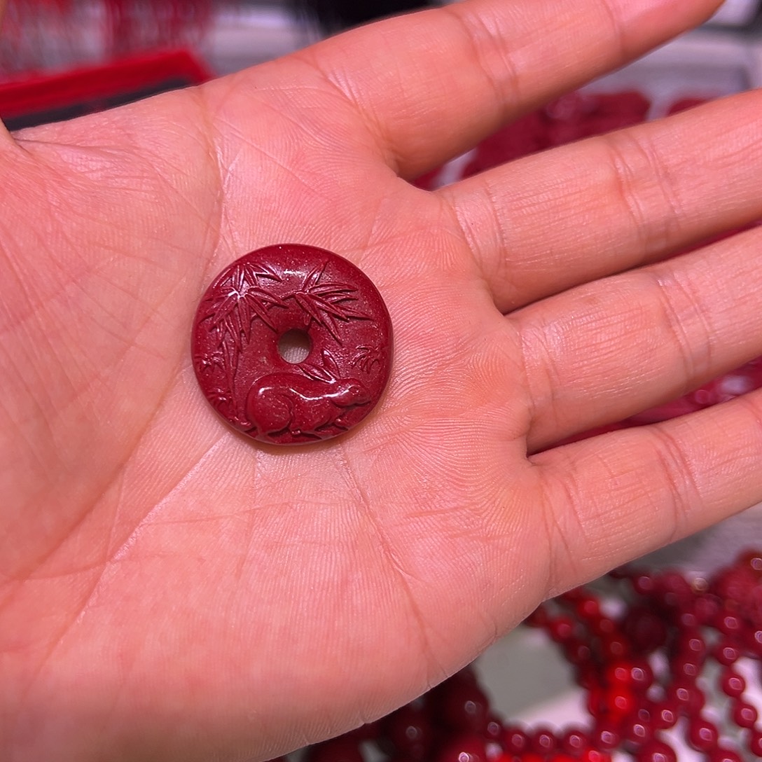 天然辰砂生肖兔平安扣