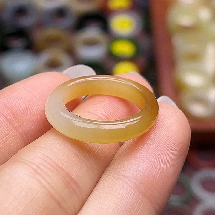 和田玉未镶嵌戒指17.3黄金糖