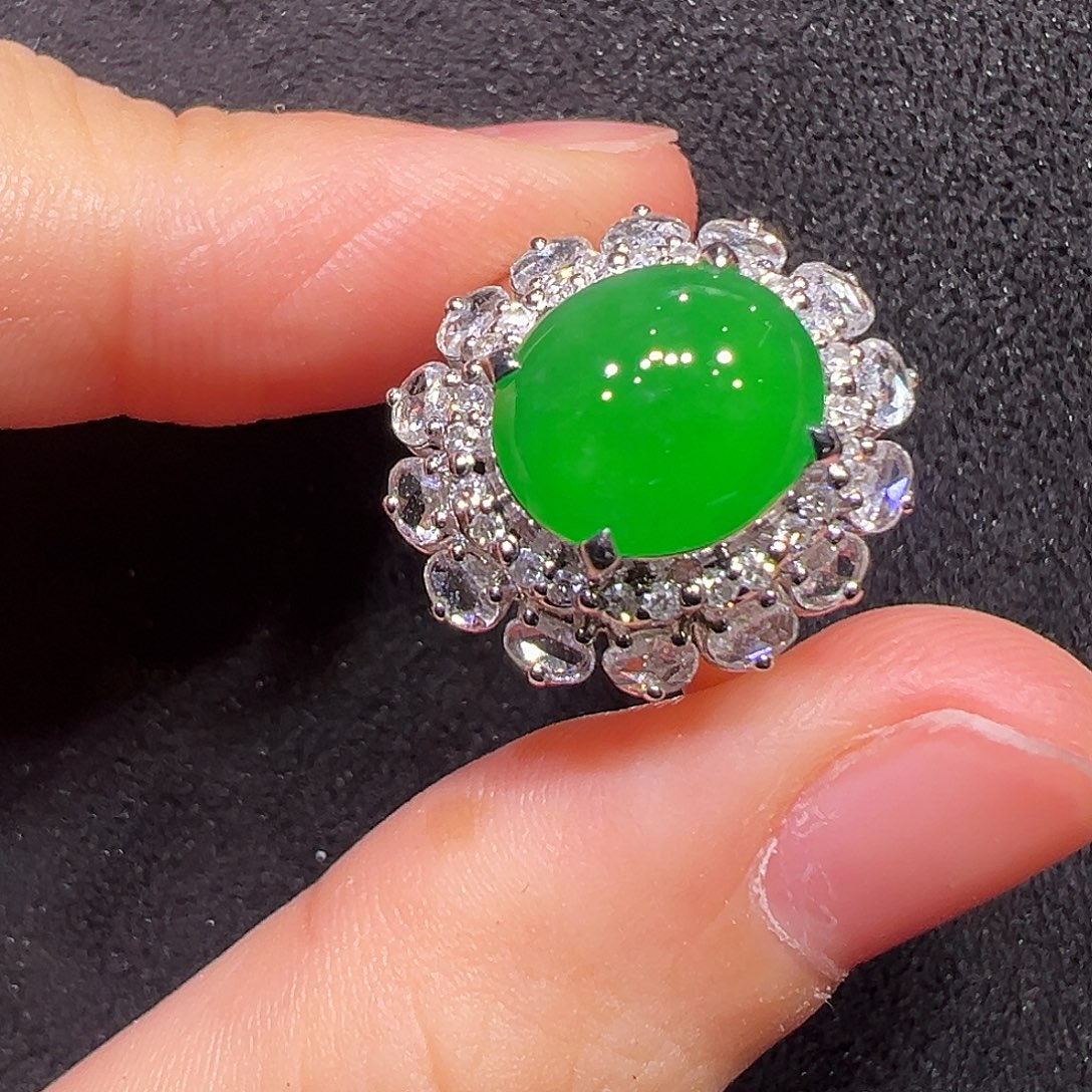 翡翠18K金镶嵌戒指