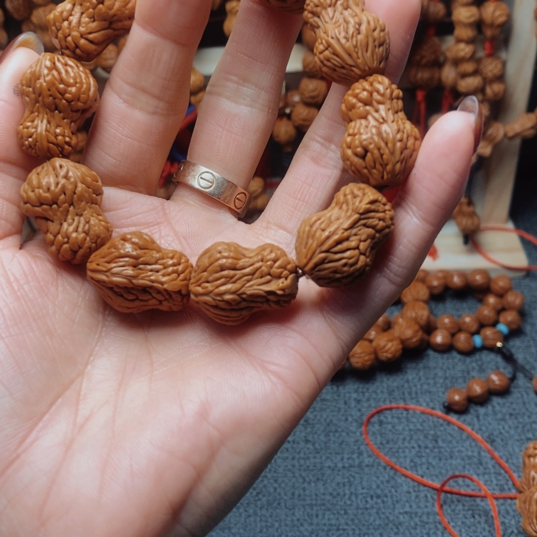 桃核吊坠龙纹桃枭