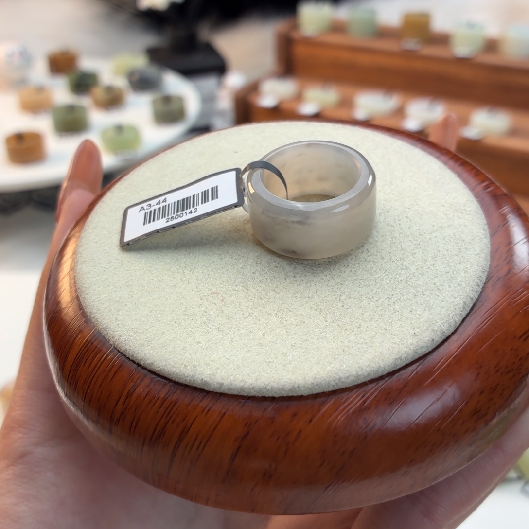 和田玉未镶嵌戒指冰紫圆切17.0j191