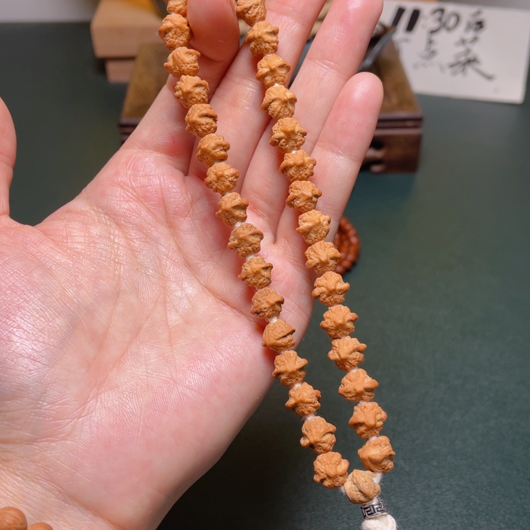 柏香籽/百香籽吊坠彼岸花手持