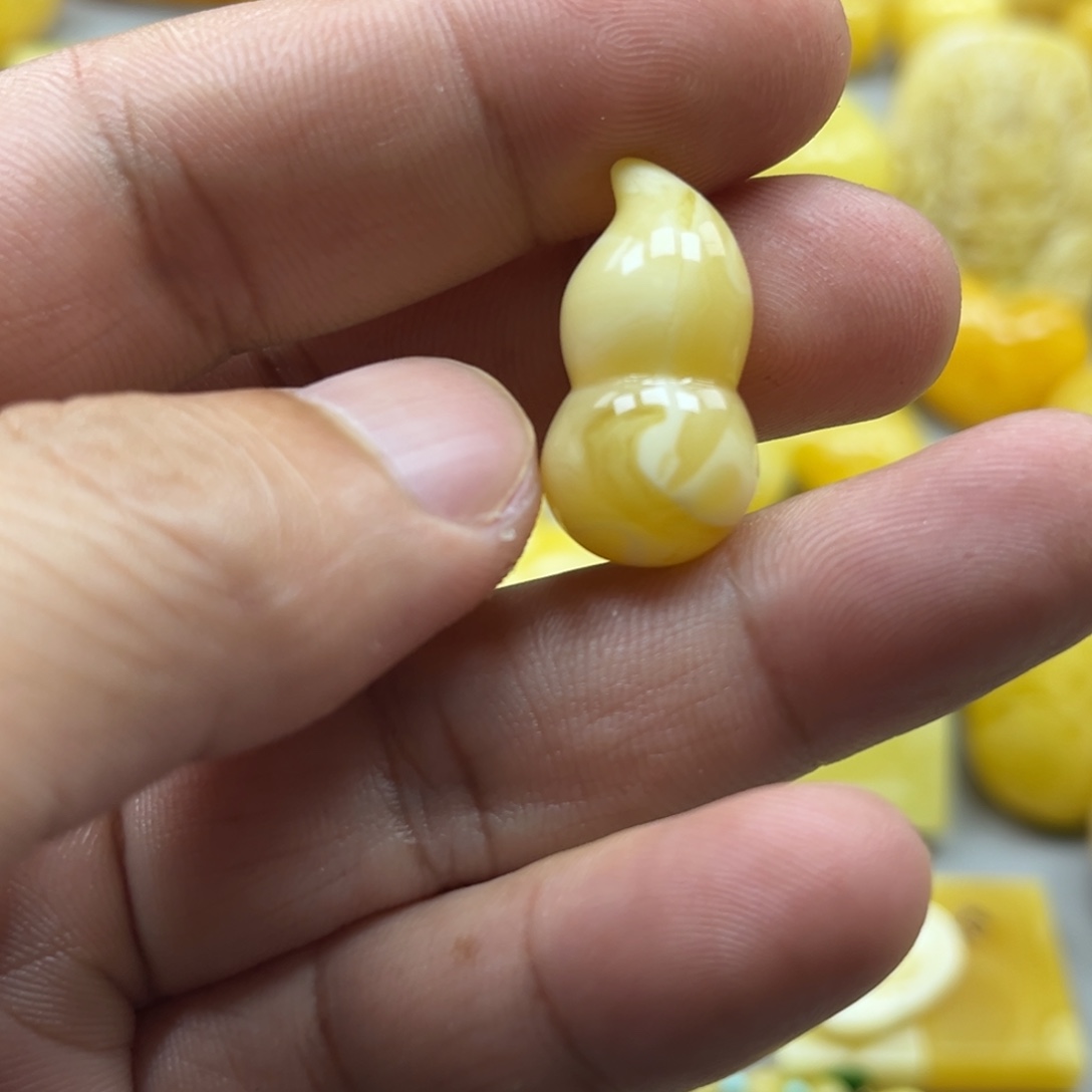 蜜蜡珠宝奇石未镶嵌