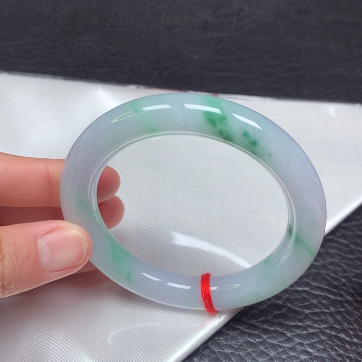 翡翠手镯（圆镯）未镶嵌