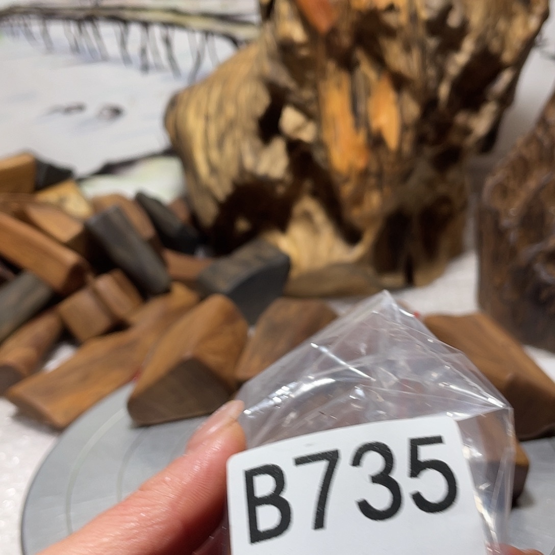 半***风玉木（非红木类）土沉香香木摆件