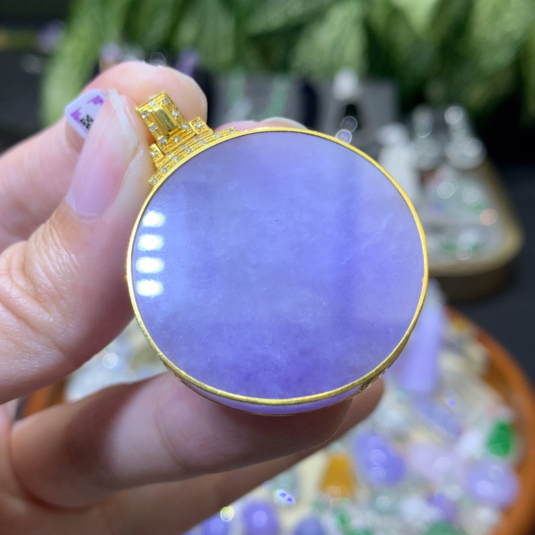 颈饰18K金镶嵌翡翠