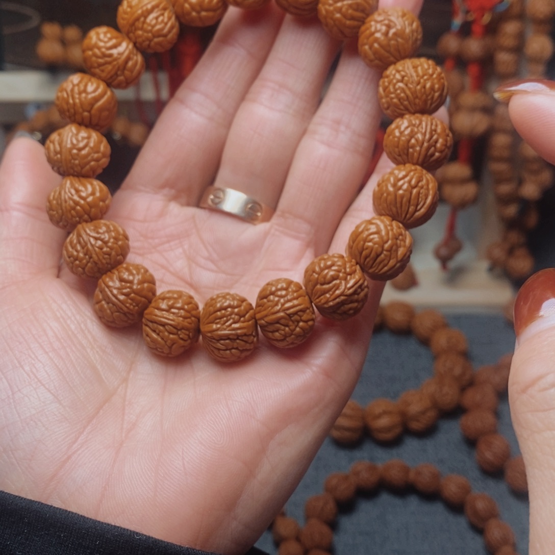 桃核吊坠龙纹桃枭