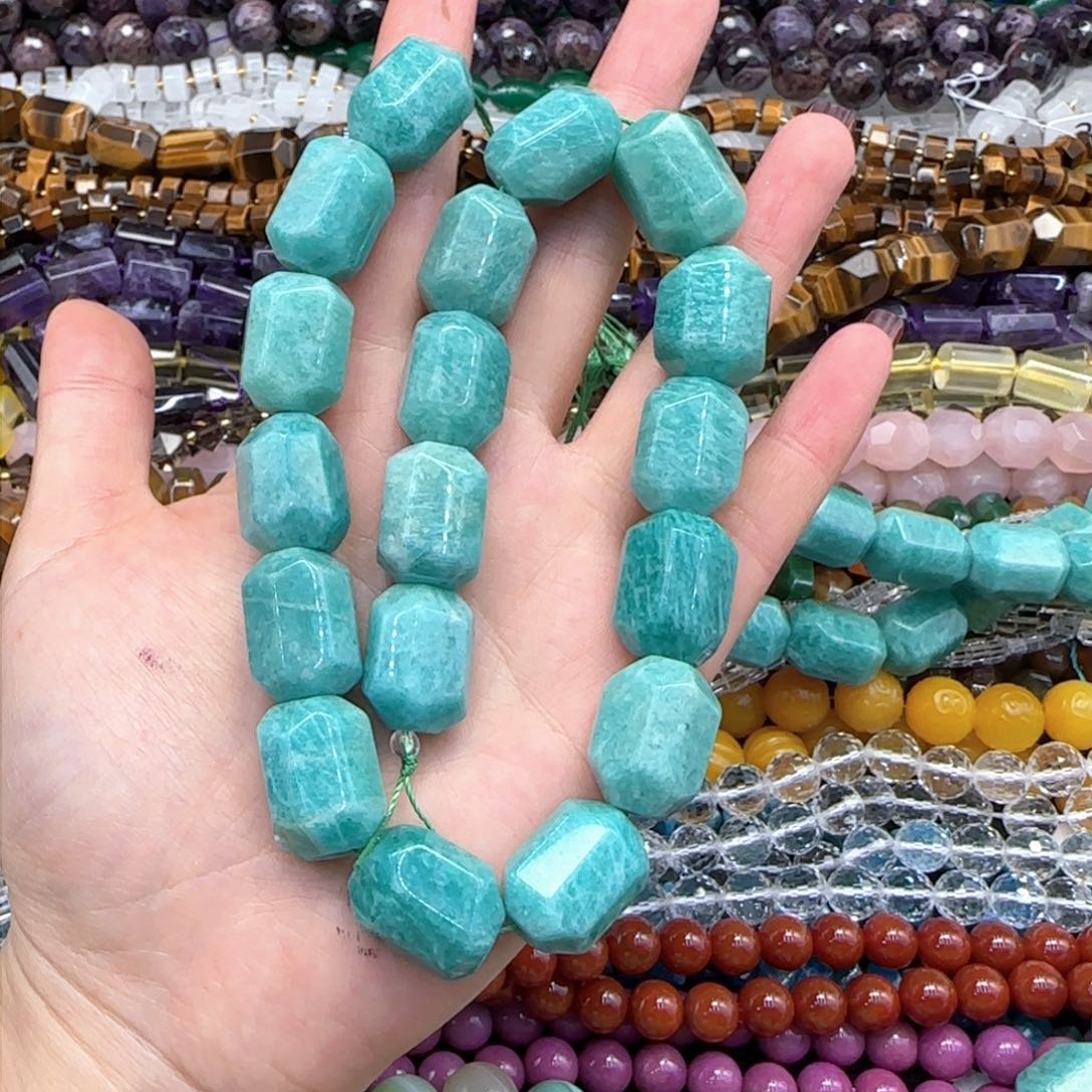 玛瑙/玉髓珠宝半成品未镶嵌天河切面一条