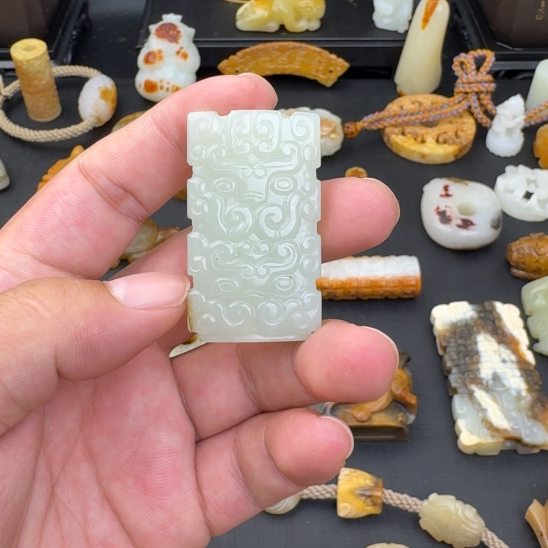 和田玉（糖玉）未镶嵌颈饰