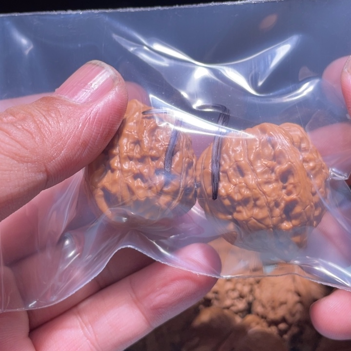 文玩核桃吊坠77呃呃呃