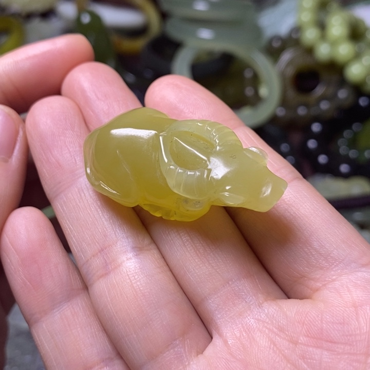 岫玉岫玉颈饰未镶嵌