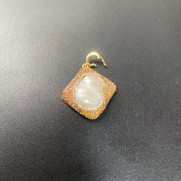 铜合金合成锆石吊坠 TTSD 白色菱形不规则形状吊坠 1310