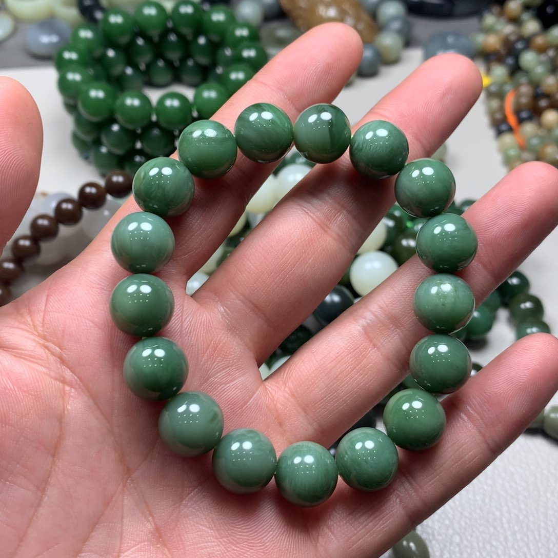 未镶嵌和田玉手链