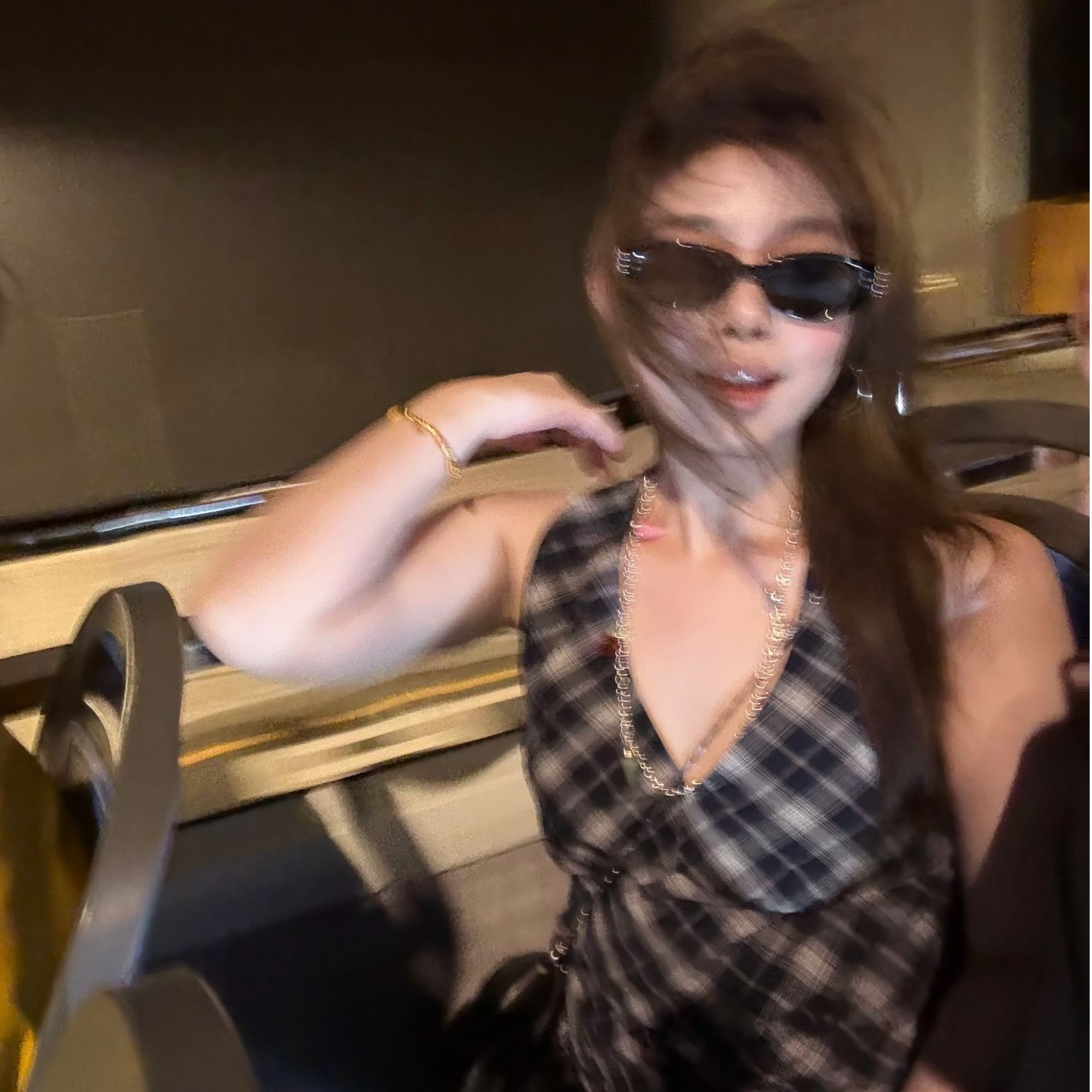 晶咕软软【首尔方程式】法式复古时尚V领格纹收腰连衣裙