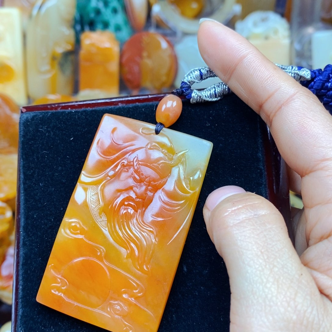 石英质玉颈饰未镶嵌