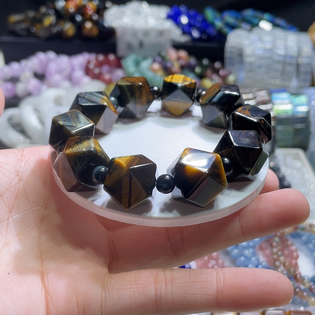 水晶手链未镶嵌双色虎眼唐八菱58元