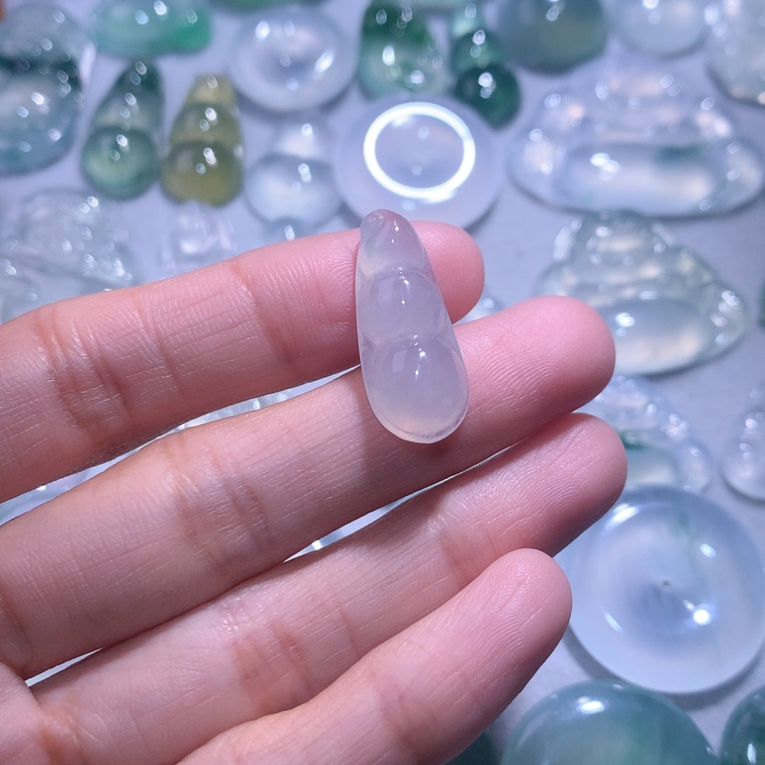 【闪购商品】翡翠颈饰未镶嵌豆