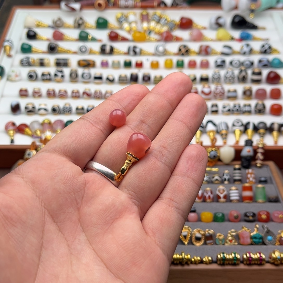 小***彤玛瑙/玉髓未镶嵌单珠