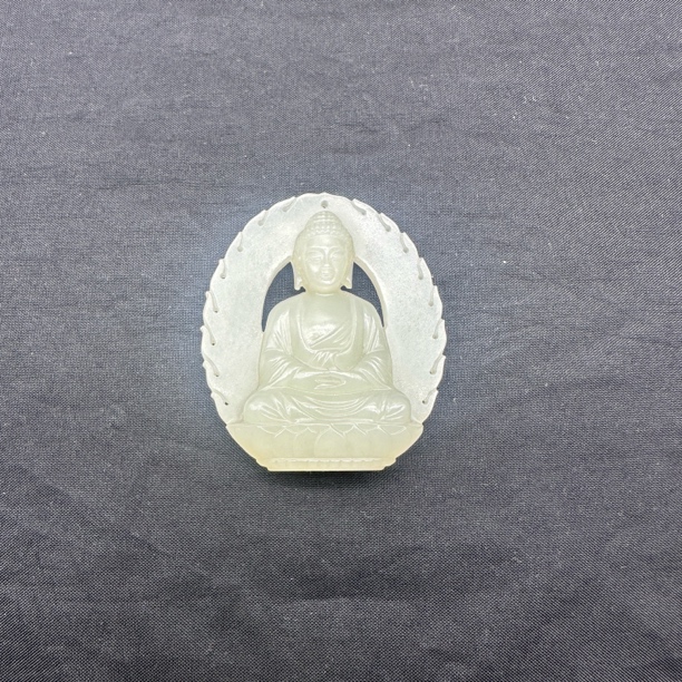 和田玉观音雕件古朴典雅韵味十足
