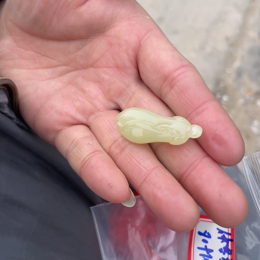 和田玉（糖玉）挂件未镶嵌千**行