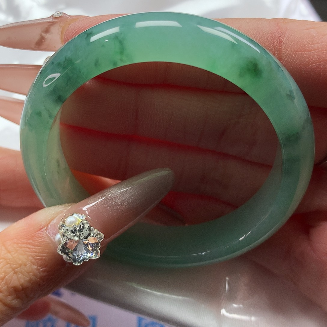 翡翠手镯未镶嵌50圈起双眼皮，万内捡漏