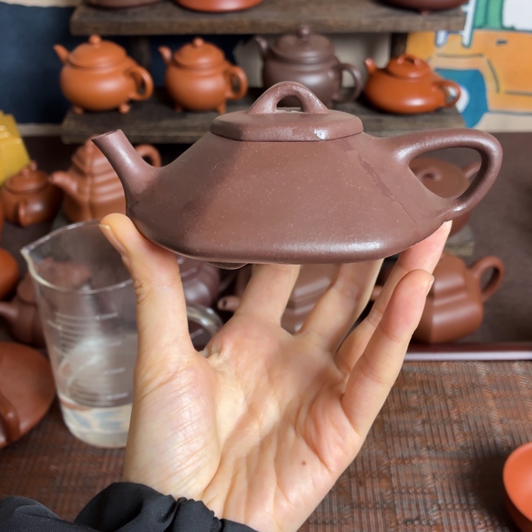 紫砂茶壶紫砂壶。  