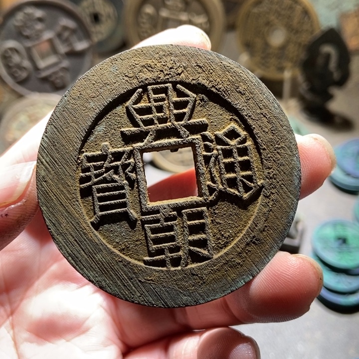 至****铜现代工艺品仿制品