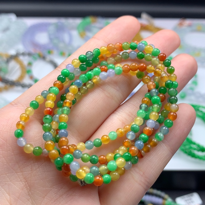 翡翠手镯未镶嵌卡