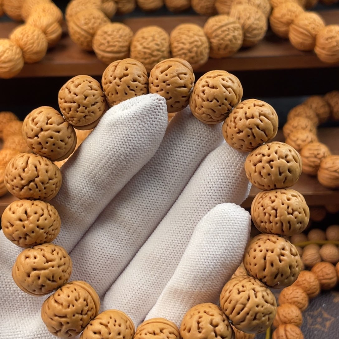 大***軍吊坠桃核野生肌肉