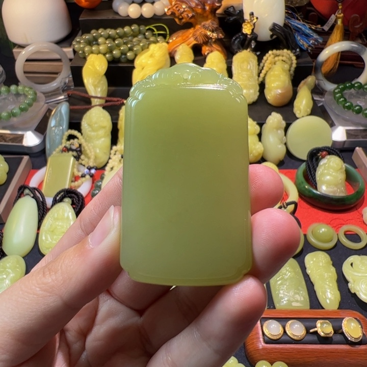 和田玉（黄玉）未镶嵌颈饰