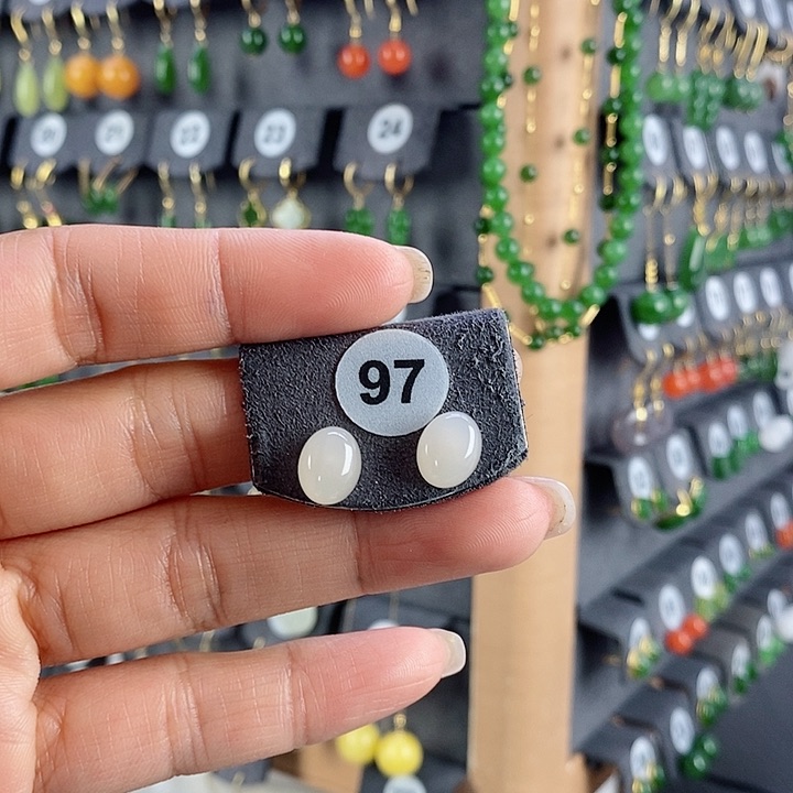 和田玉耳饰18K金镶嵌