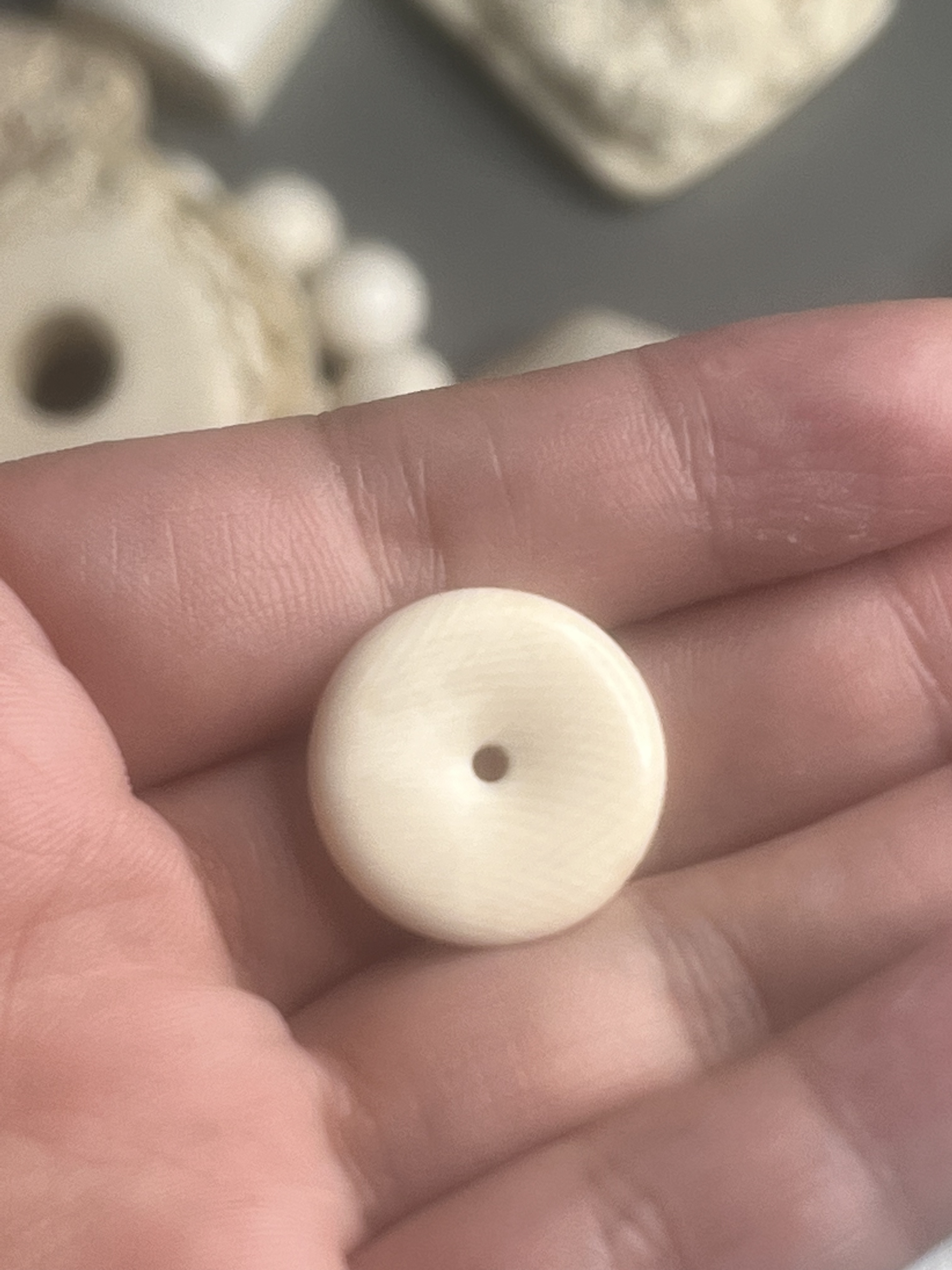 天然猛犸象牙平安扣1.2克