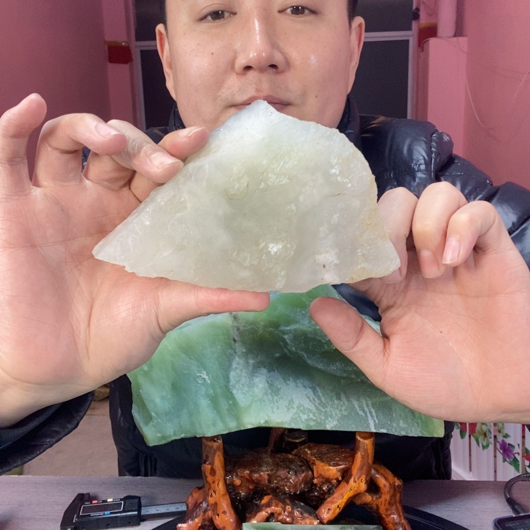 蛇纹石玉未镶嵌岫玉原石蛇纹石玉