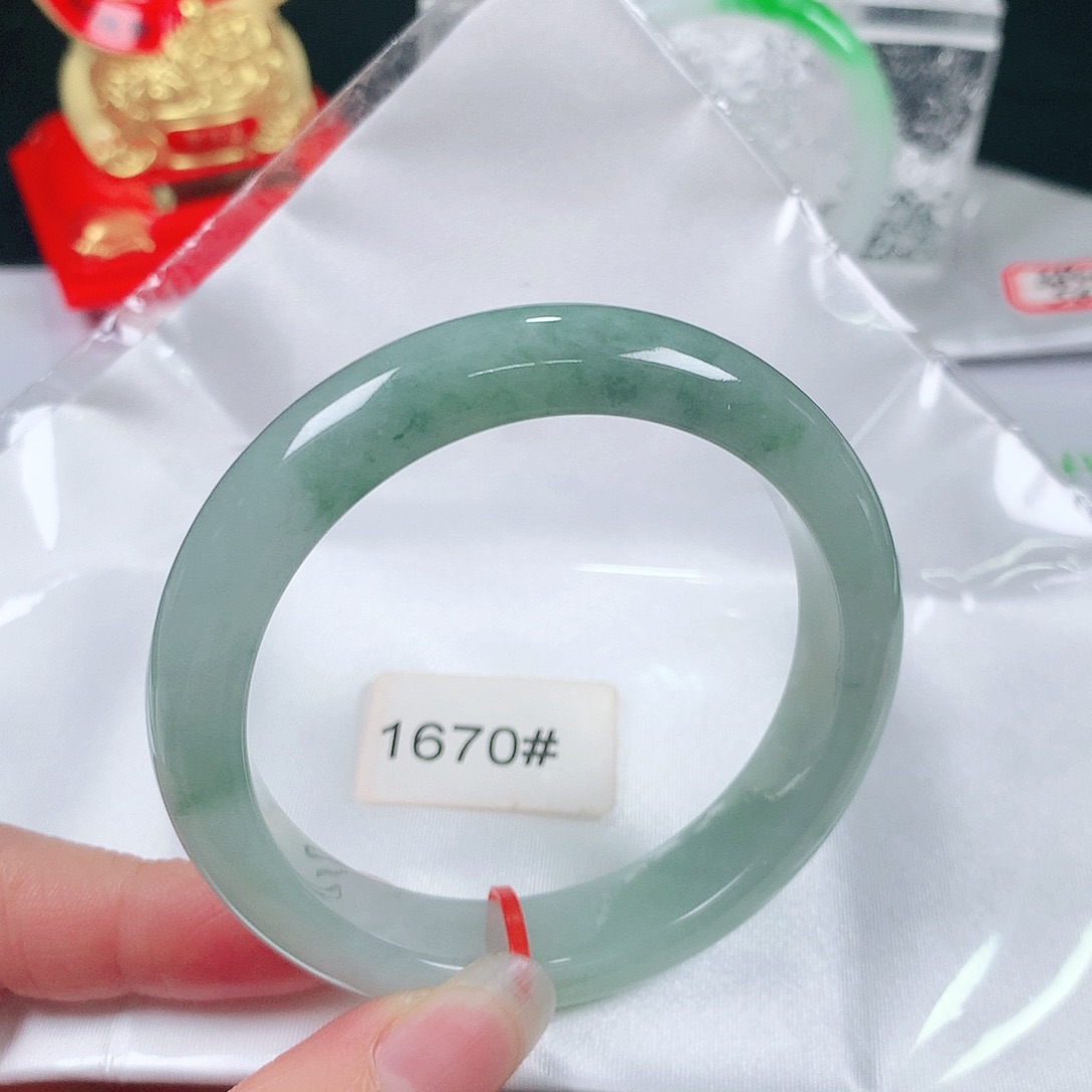 翡翠手镯未镶嵌   编号1670 正圈56
