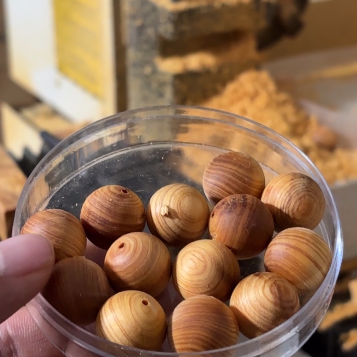 ꧁***洋柏木黑油1.8和2.0手串一样一条