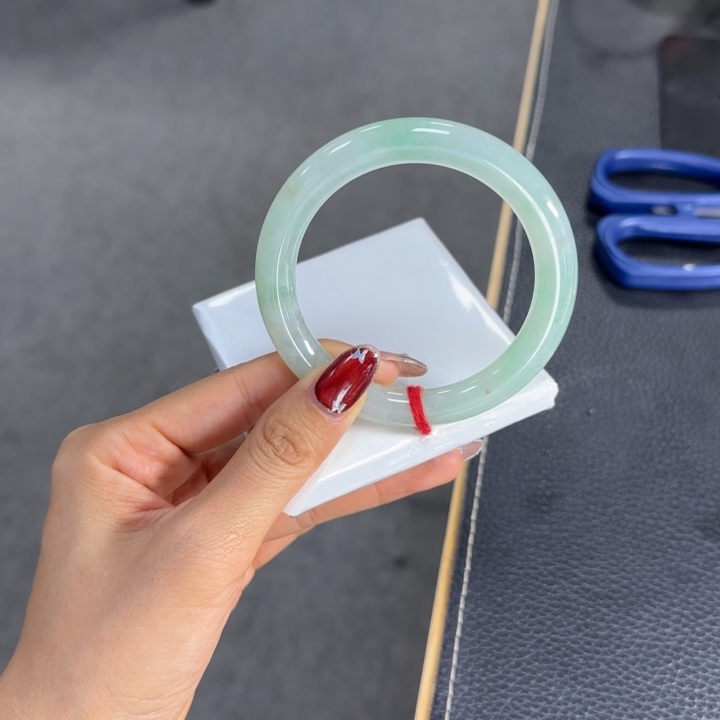 未镶嵌手镯（圆镯）翡翠翡翠手镯