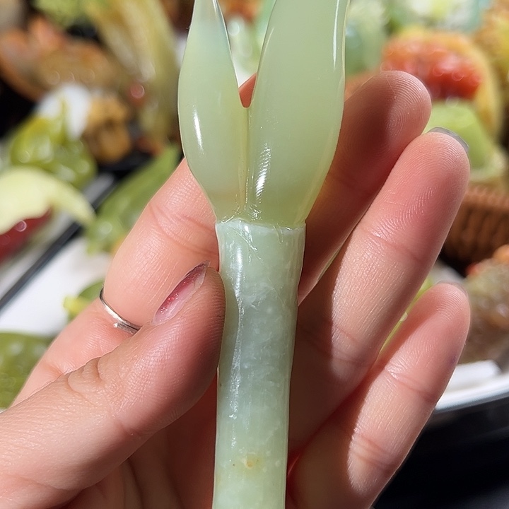 蛇纹石玉未镶嵌珠宝奇石