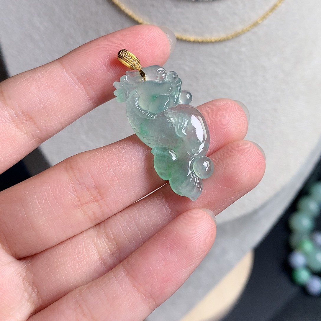 翡翠裸石18K金镶嵌缅甸天然A货翡翠冰种龙化鱼