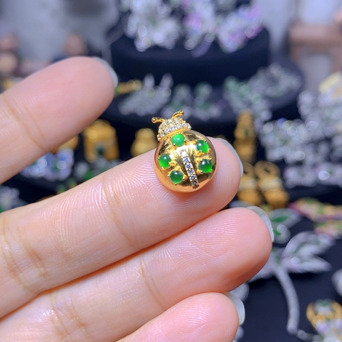 翡翠银S925镶嵌耳饰天然翡翠