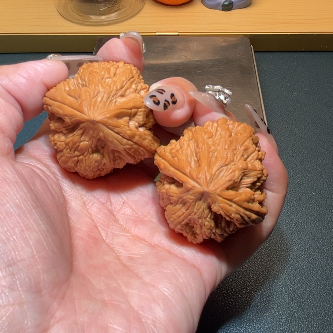 文玩核桃吊坠虎头王40