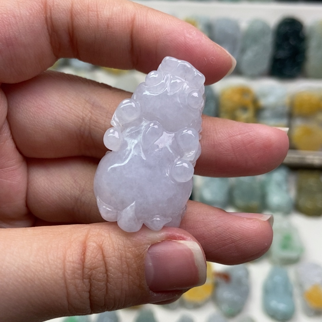 翡翠吊坠(赠链)未镶嵌