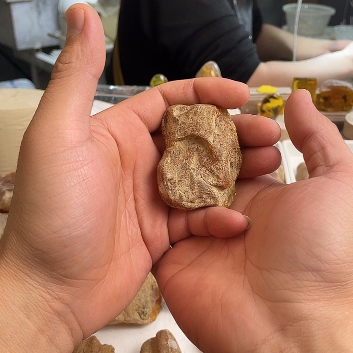 西***海定制琥珀未镶嵌天然琥珀蜜蜡