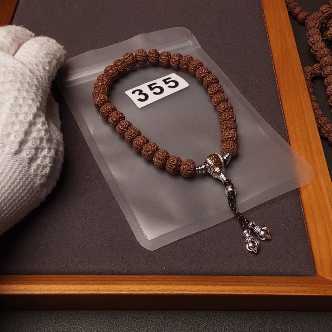 吊坠金刚菩提?****间哦哦哦哦哦哦哦哦哦哦哦