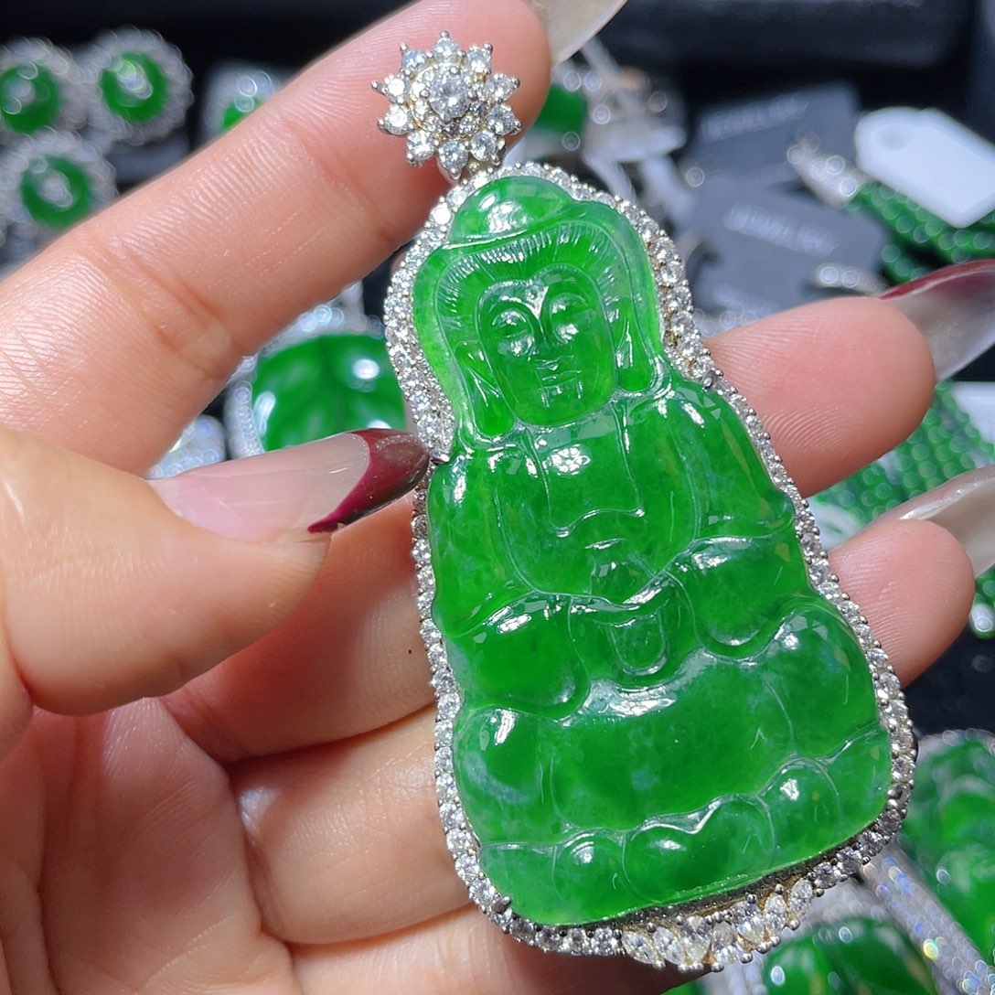 翡翠颈饰银S925镶嵌翡翠