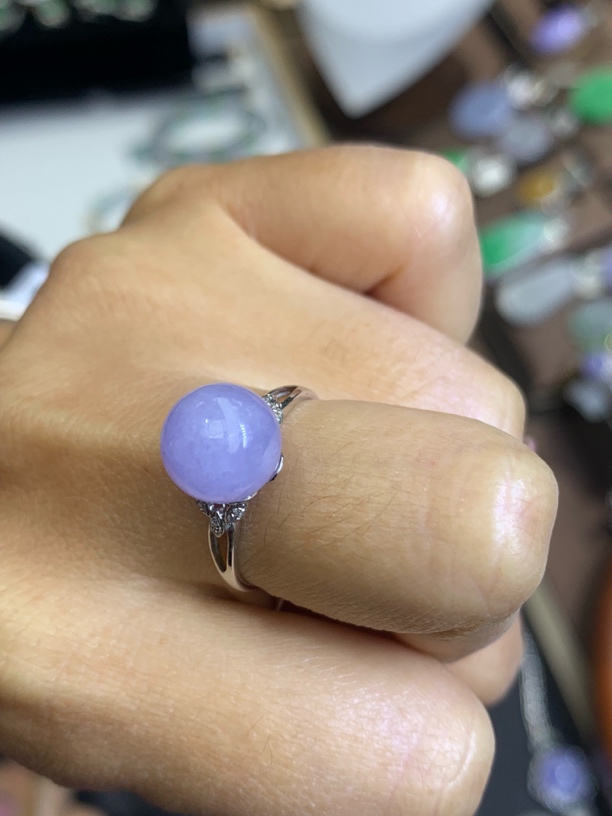 18k金镶嵌翡翠吊坠