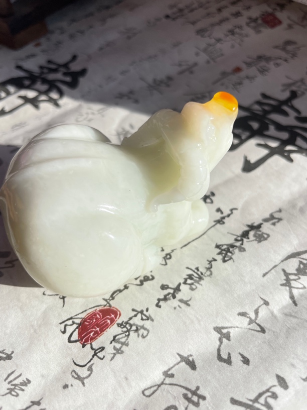 天然岫玉蛇纹石小摆件